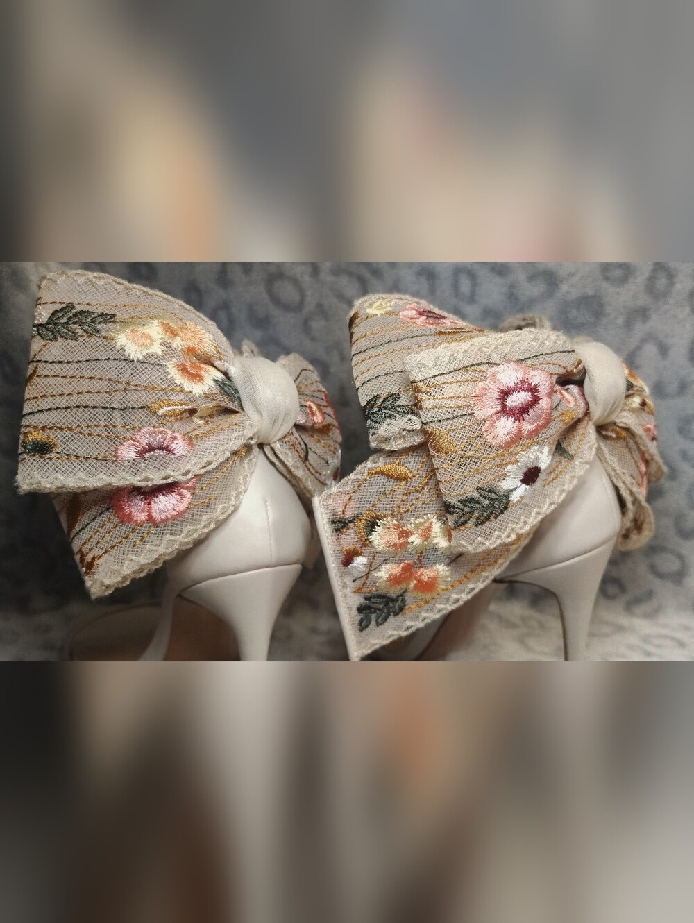 Steve Madden Cream High Heels with Oversized Floral Embroidered Bow Size 8M - Picture 5 of 11